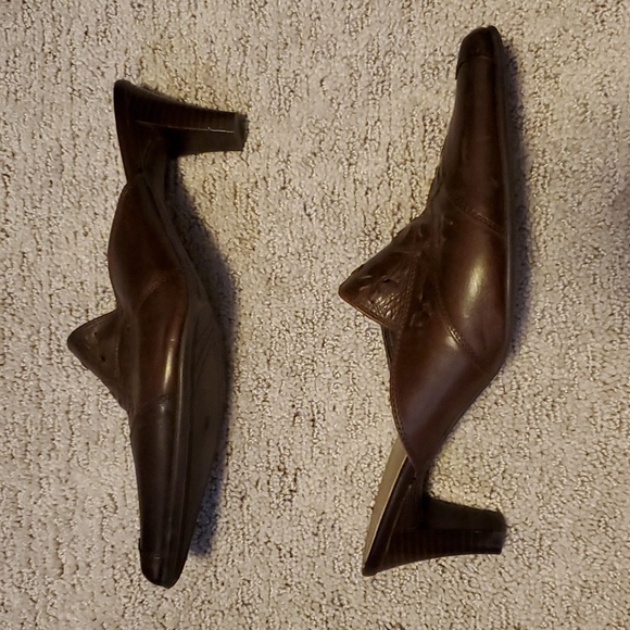 FIRST Embroidered Leather Mules - Picture 5 of 16